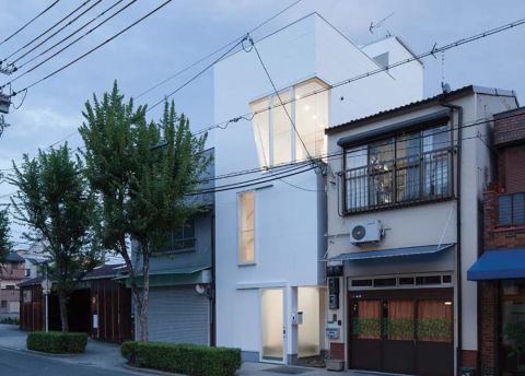 The Modern Townhouse:Original Solutions & Unusual Locations in the City