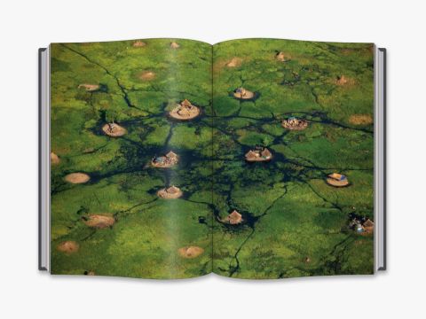 THE EARTH FROM THE AIR - NEW EDITION